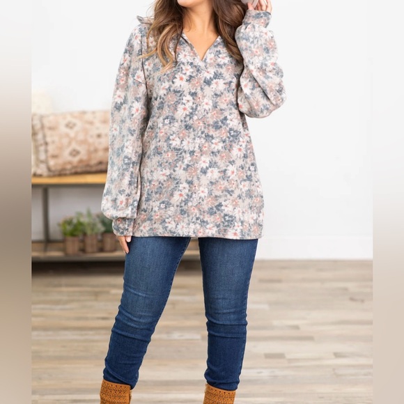 Heimish cozy long sleeve floral top with collar! - Picture 3 of 4